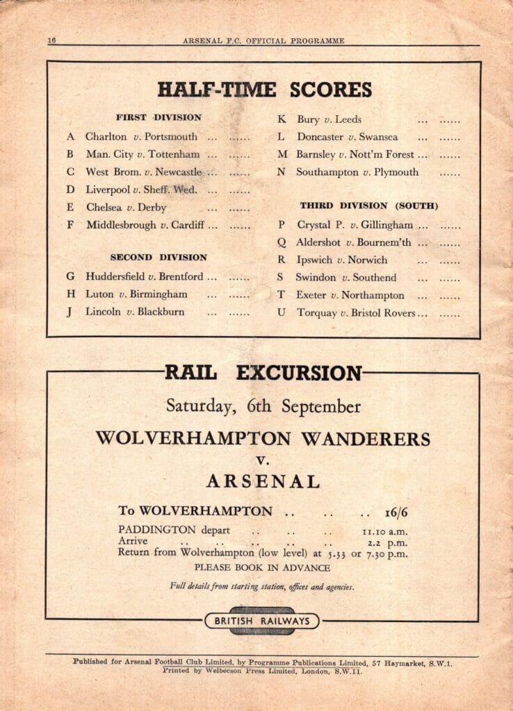 27th August 1952 Arsenal v Manchester United Division One Matchday 02 1952-1953 - Image 2